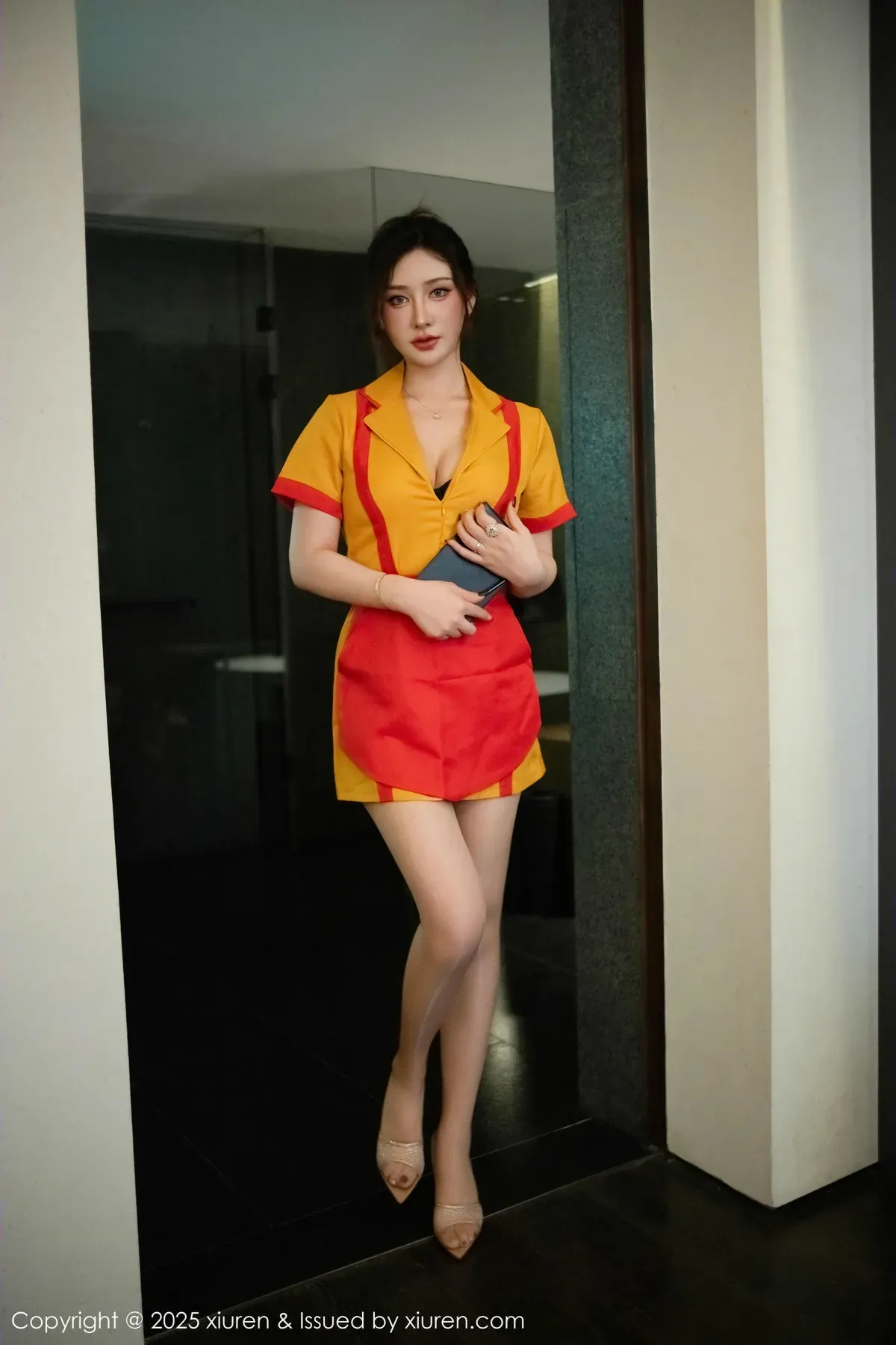 [XiuRen秀人网]第9695期蕾蕾醒了没写真