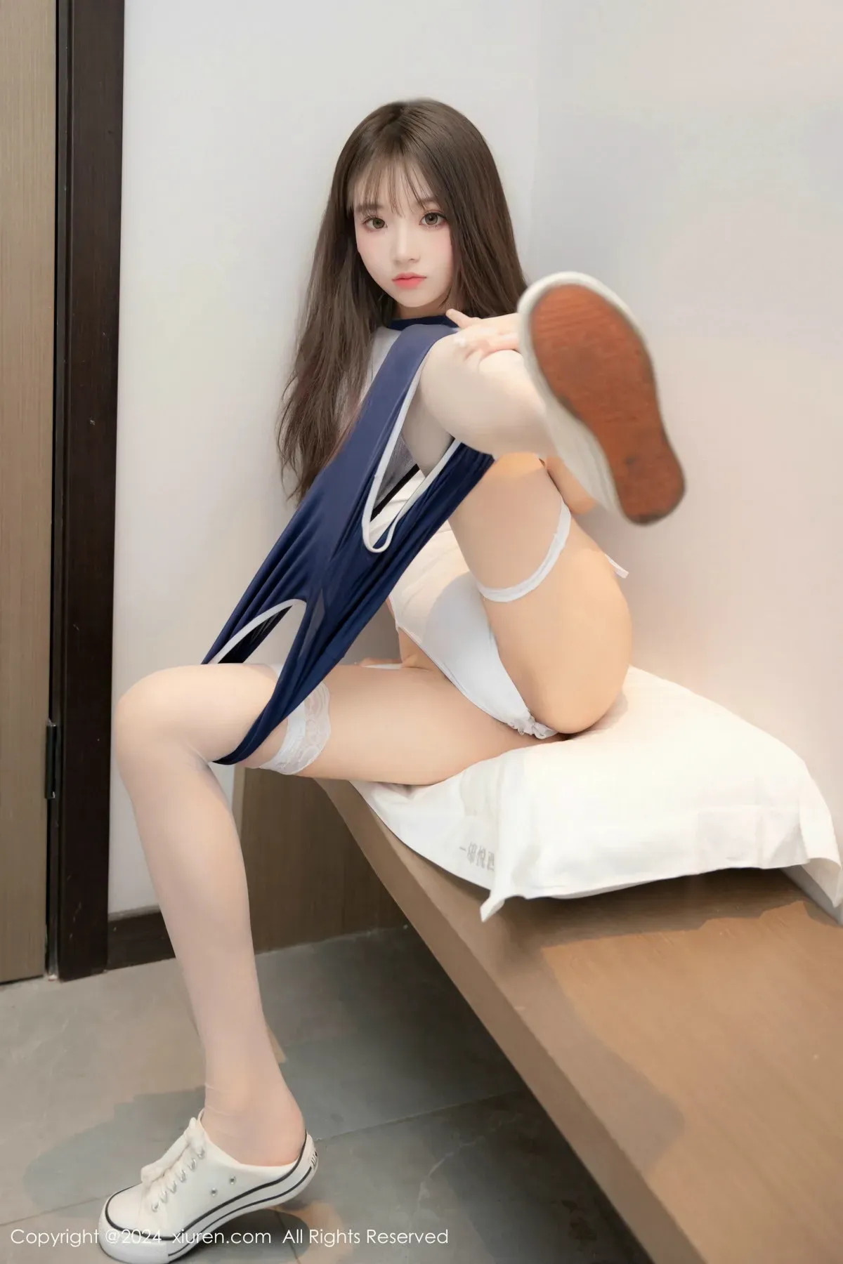 [XiuRen秀人网]第9654期羊大衣写真