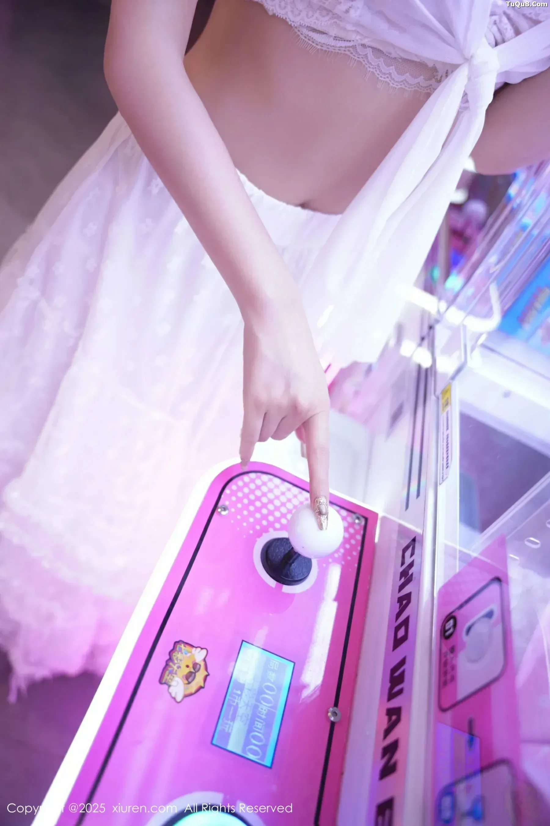 [XiuRen秀人网]第10791期拍黄瓜写真 - image 2