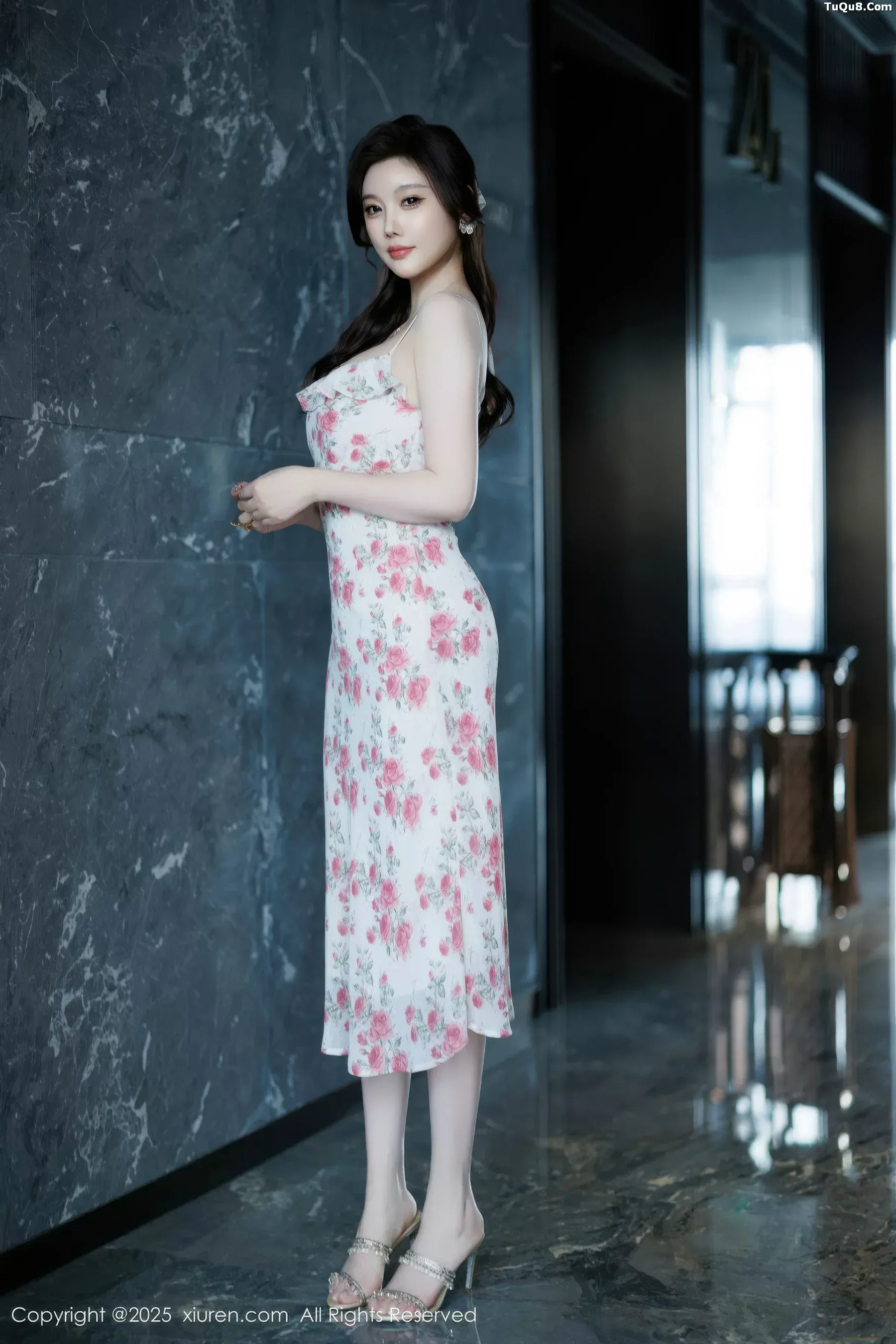 [XiuRen秀人网]第10977期CHENCHEN写真