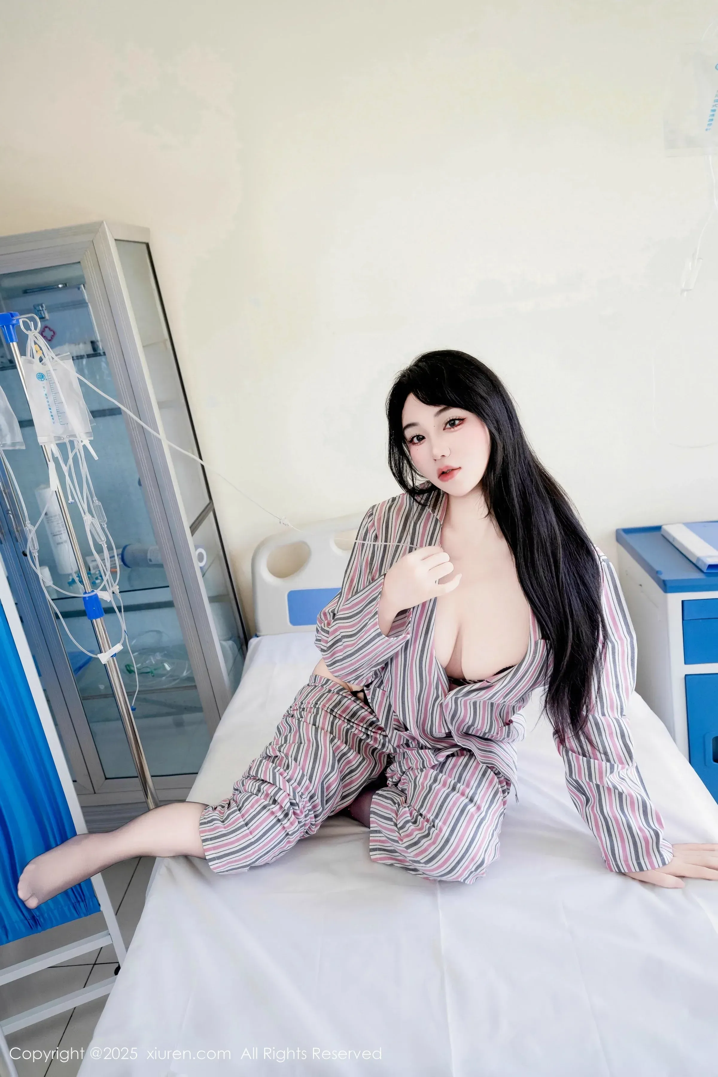 [XiuRen秀人网]第10648期汐汐爱吃草莓写真 - image 4