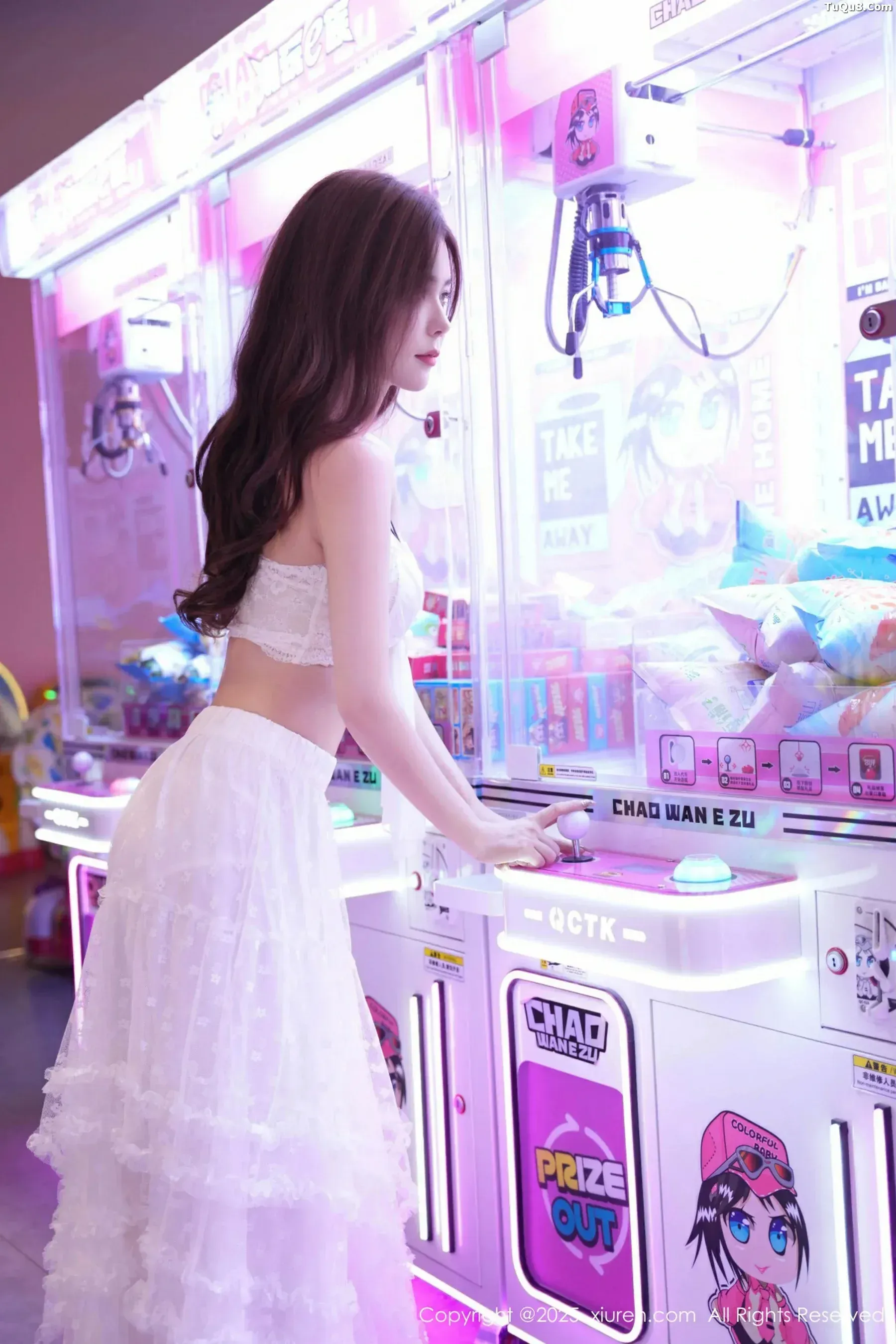 [XiuRen秀人网]第10791期拍黄瓜写真